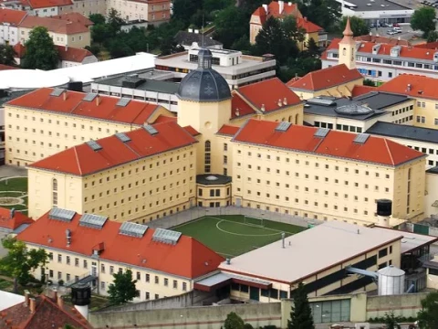 Czy więzienie może być nazywane domem i czy kadra jednostki penitencjarnej może stanowić swoistą rodzinę zastępczą dla więźniów?